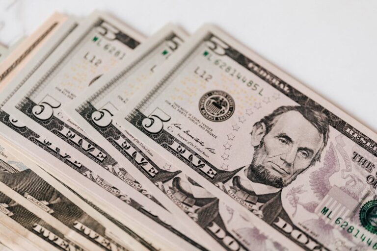 Why Warren Buffett Told His Wife to Buy This One Fund — And Why You Can Too