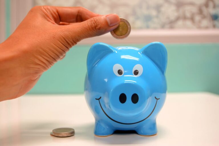 Credit History from Scratch: How to Get Your First Credit Card After Moving Abroad