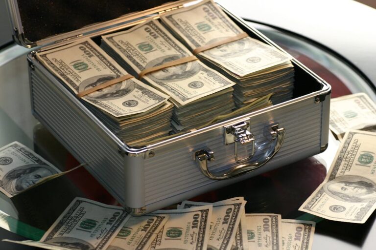 Earn $40,000 a Year? Here’s Exactly How Much You Should Invest Every Month
