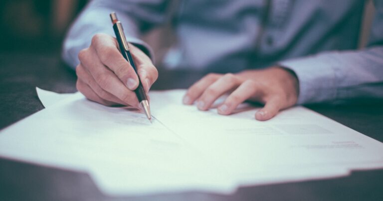 How to Report Self-Employment Income as an Immigrant in the U.S.